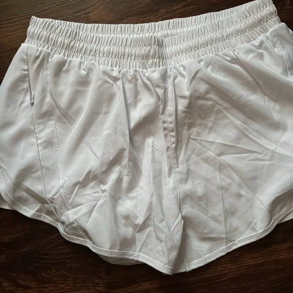 Lululemon short - Picture 3 of 3